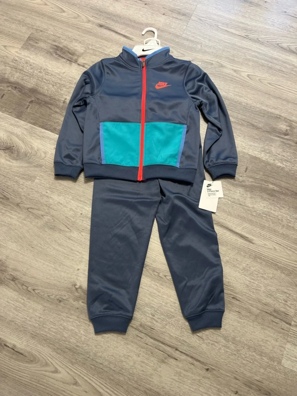 Nike two piece set NWT Boys 7